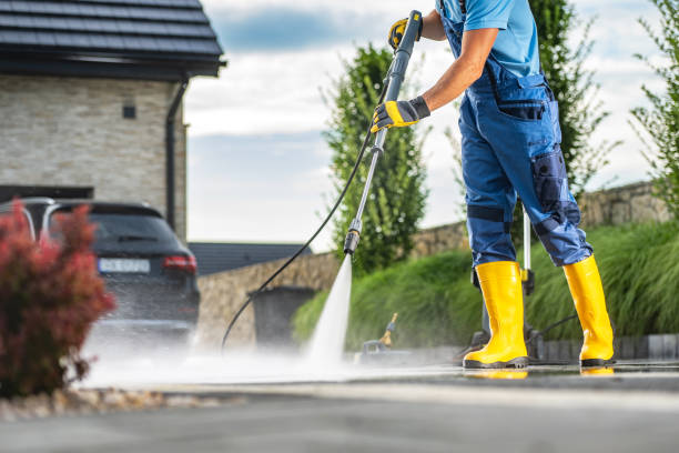 Best Sidewalk and Walkway Cleaning  in North River Shores, FL